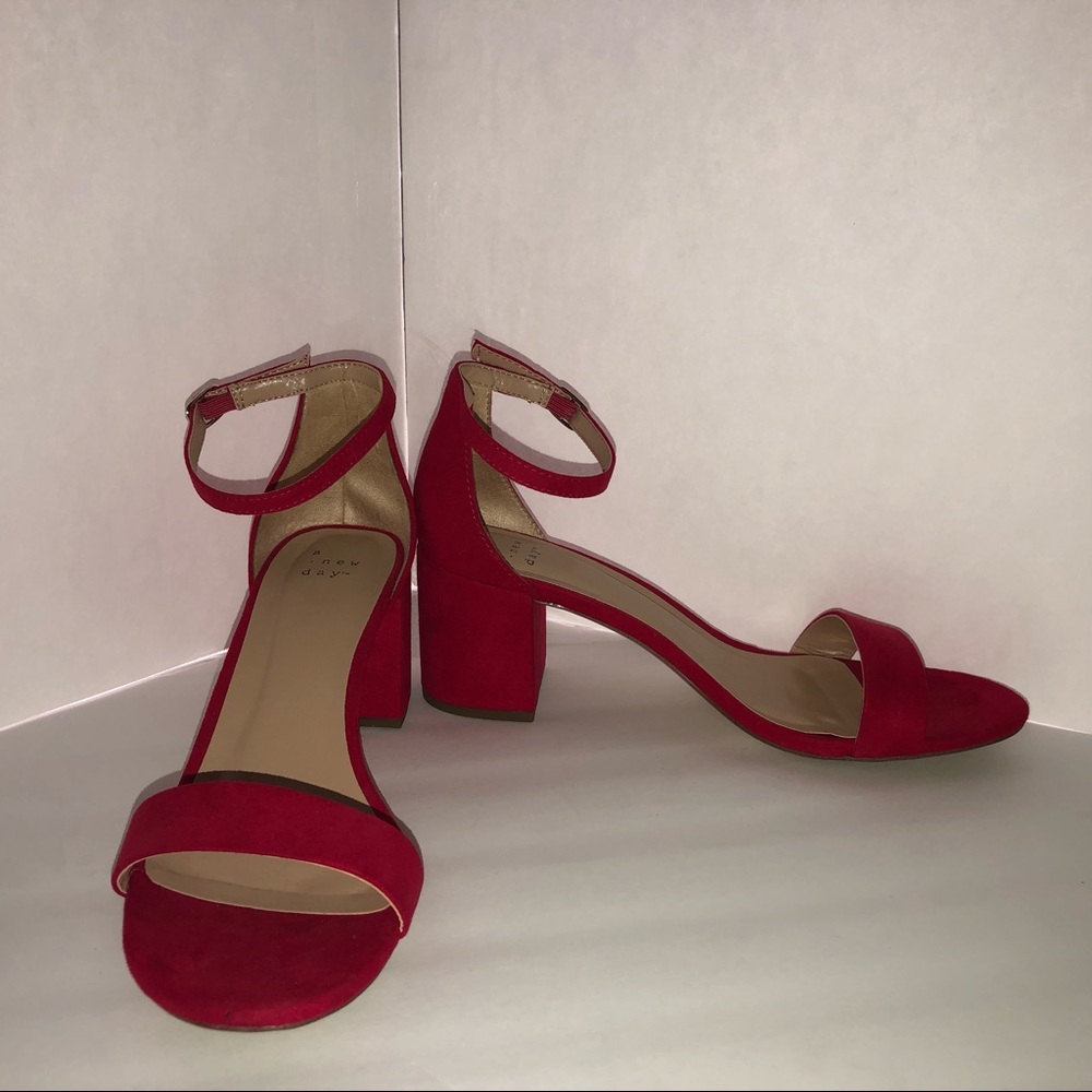 A New Day - Size 8, ladies red block heels - Picture 5 of 8